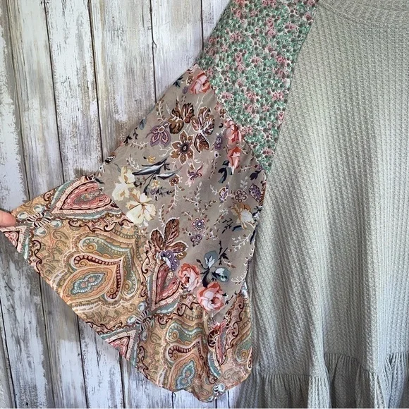 Umgee Oversized Peplum Paisley Sleeve Waffle Knit Blouse - Picture 4 of 5